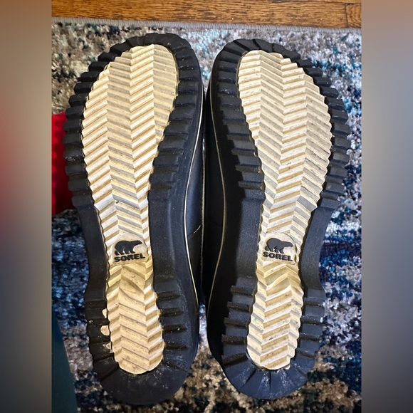 Sorel Tivoli II Women’s Waterproof Suede Snow Boot | Size 7 | Black and white - Picture 8 of 9